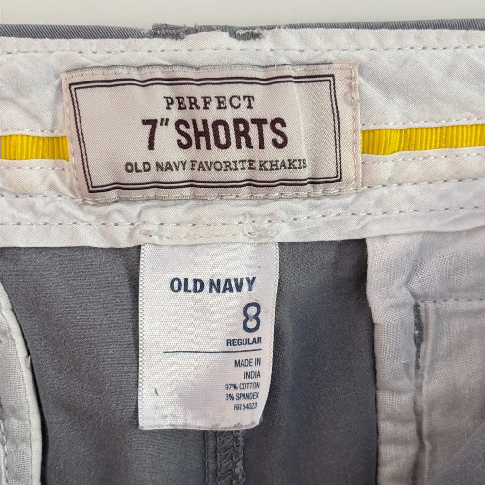 Old Navy Women’s Perfect 7” Shorts - Picture 3 of 3